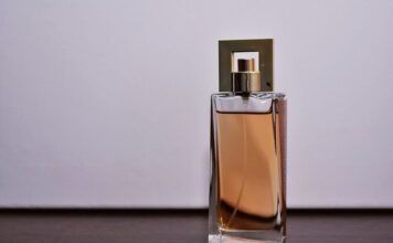 Zapach na wieczór i specjalne okazje – jak dobrać eleganckie perfumy do stylizacji? perfumy